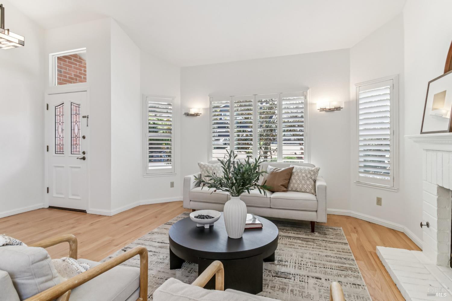 8350 Dorfman Dr