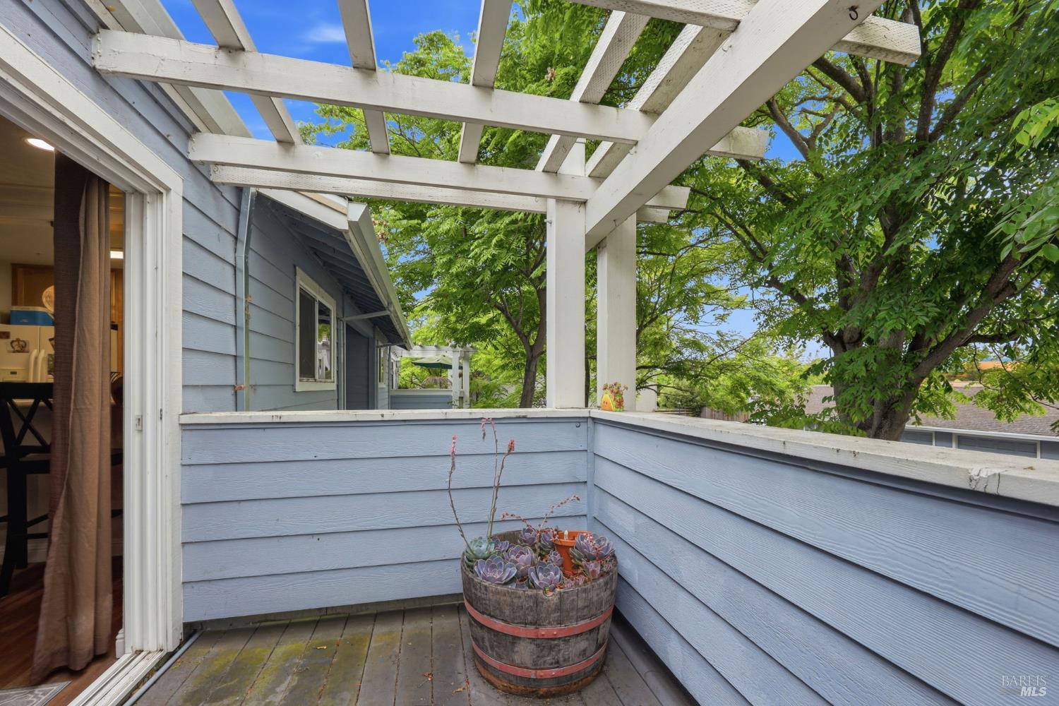 225 Burt Street Unit: #9