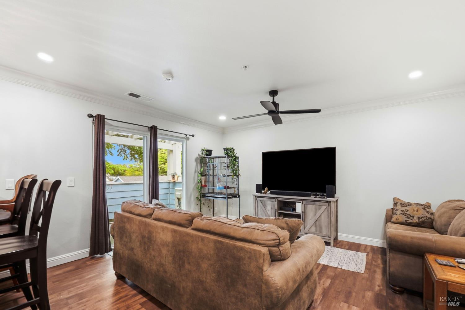 225 Burt Street Unit: #9