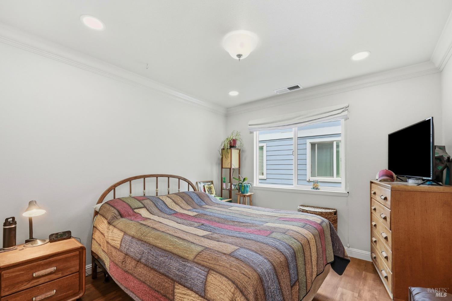 225 Burt Street Unit: #9