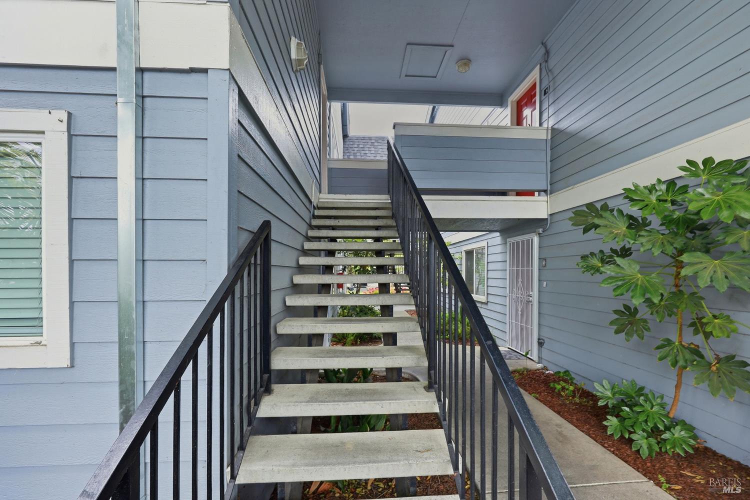 225 Burt Street Unit: #9