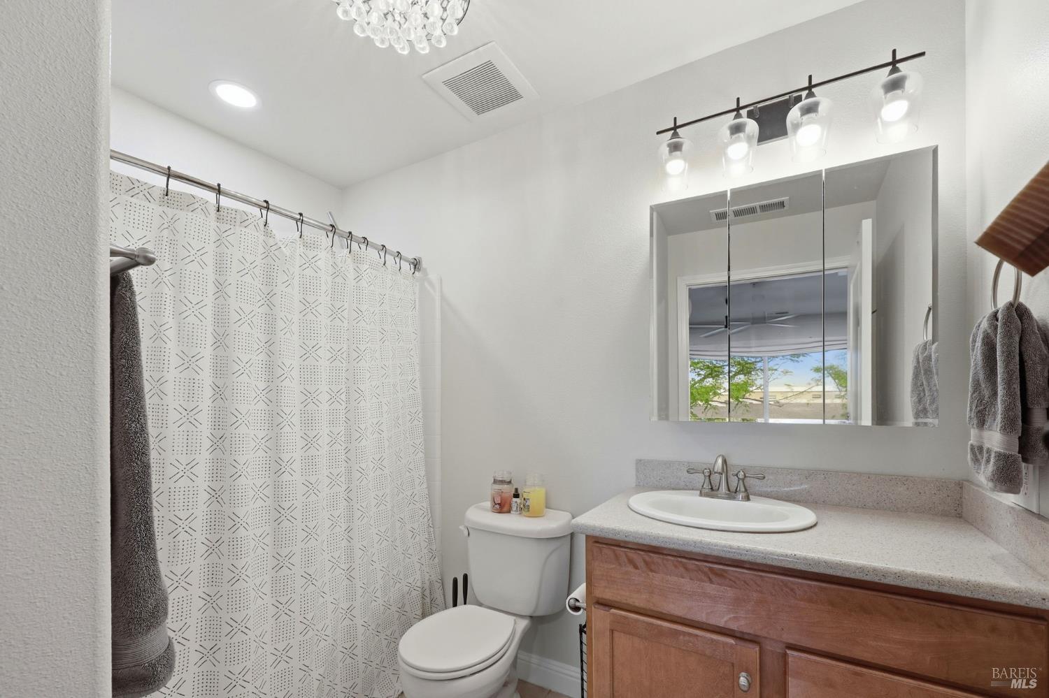 225 Burt Street Unit: #9