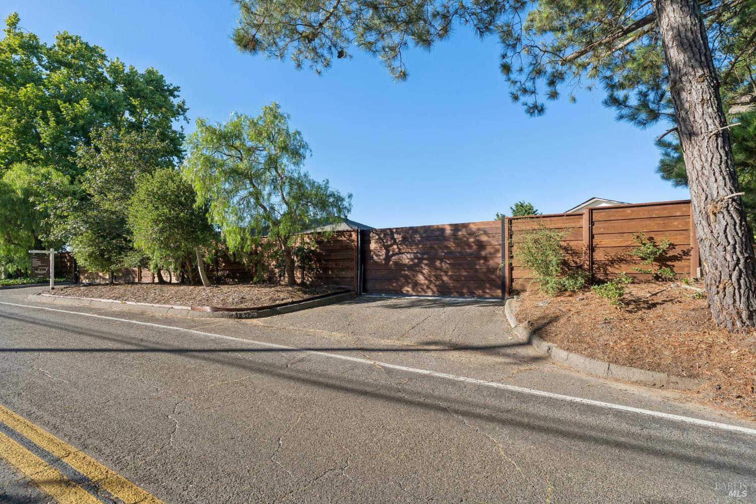 6370 Lone Pine Road