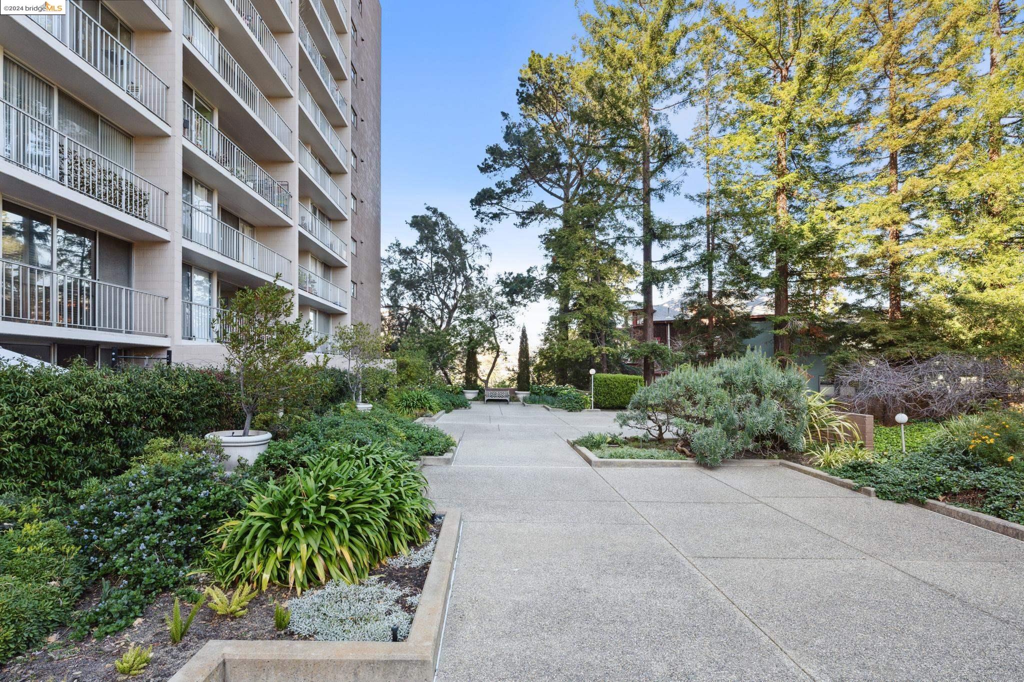 1 Kelton Ct # 7J