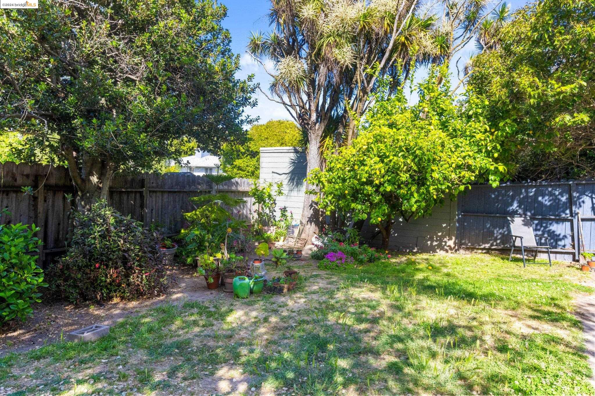 1220 Hollywood Ave
