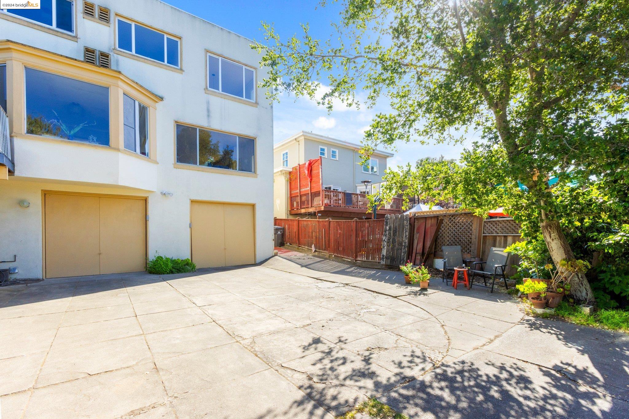 1220 Hollywood Ave