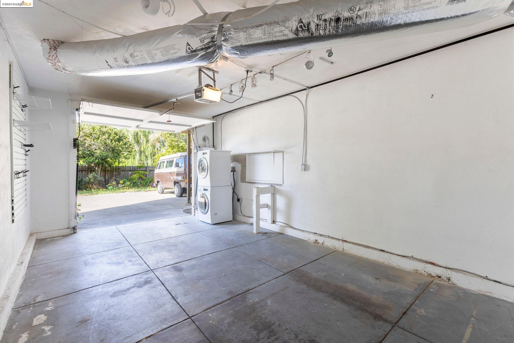 1220 Hollywood Ave