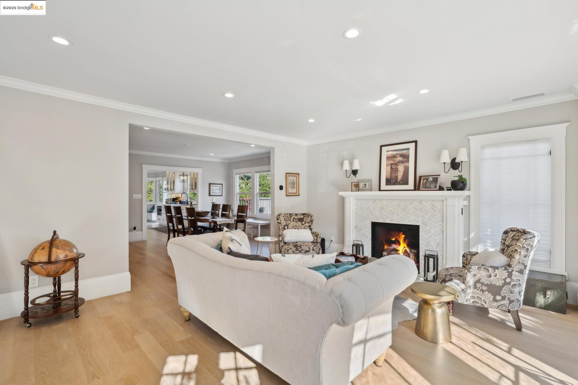 946 Alma Pl
