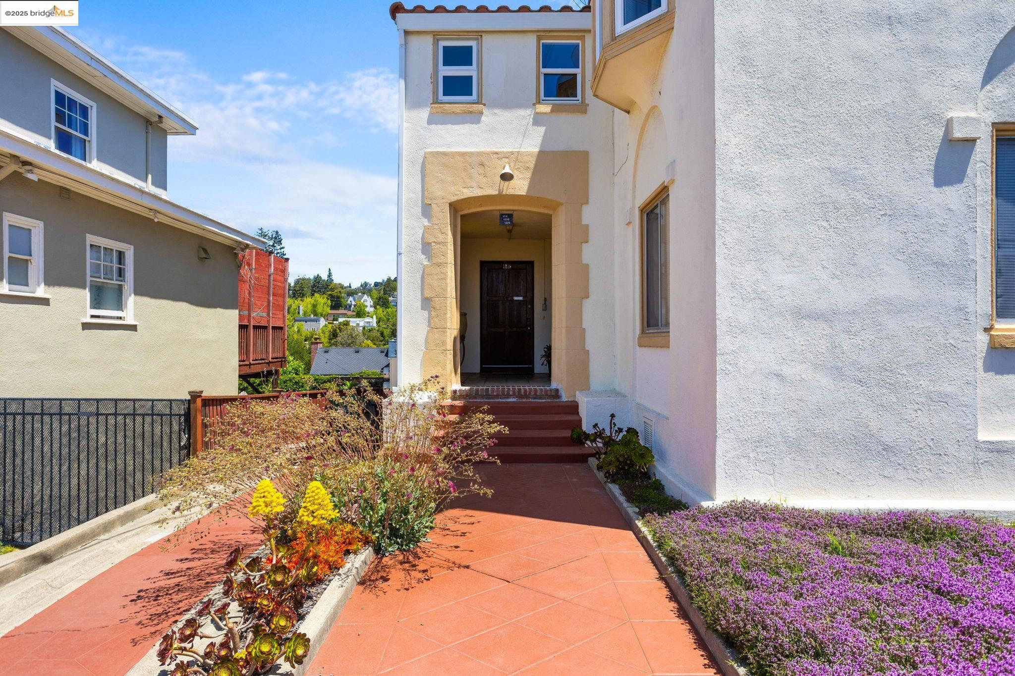 1222 Hollywood Ave