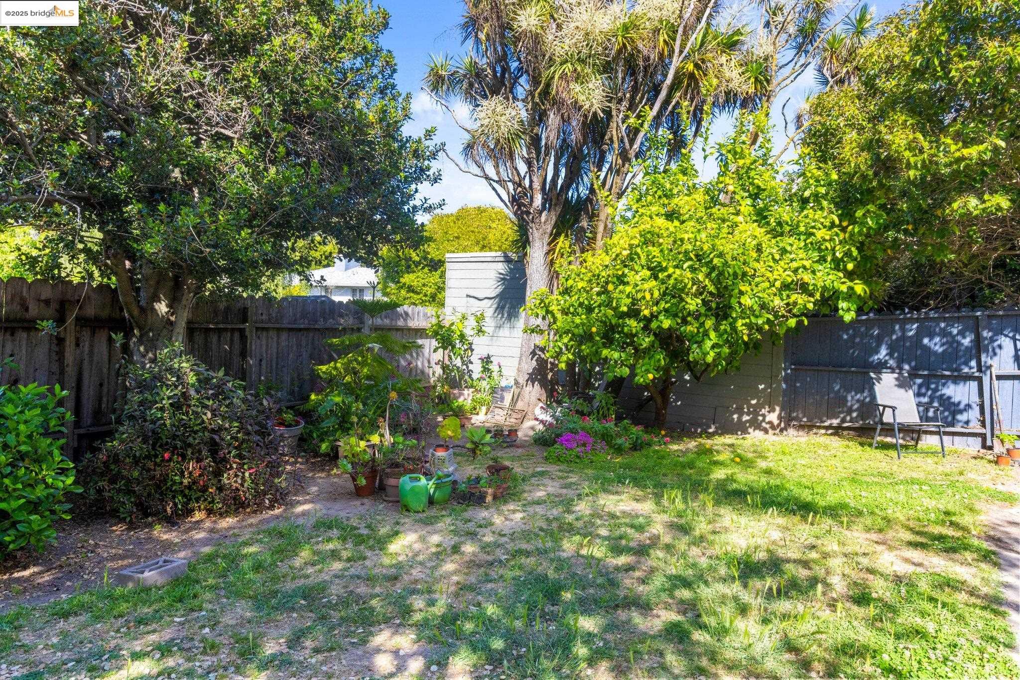1222 Hollywood Ave