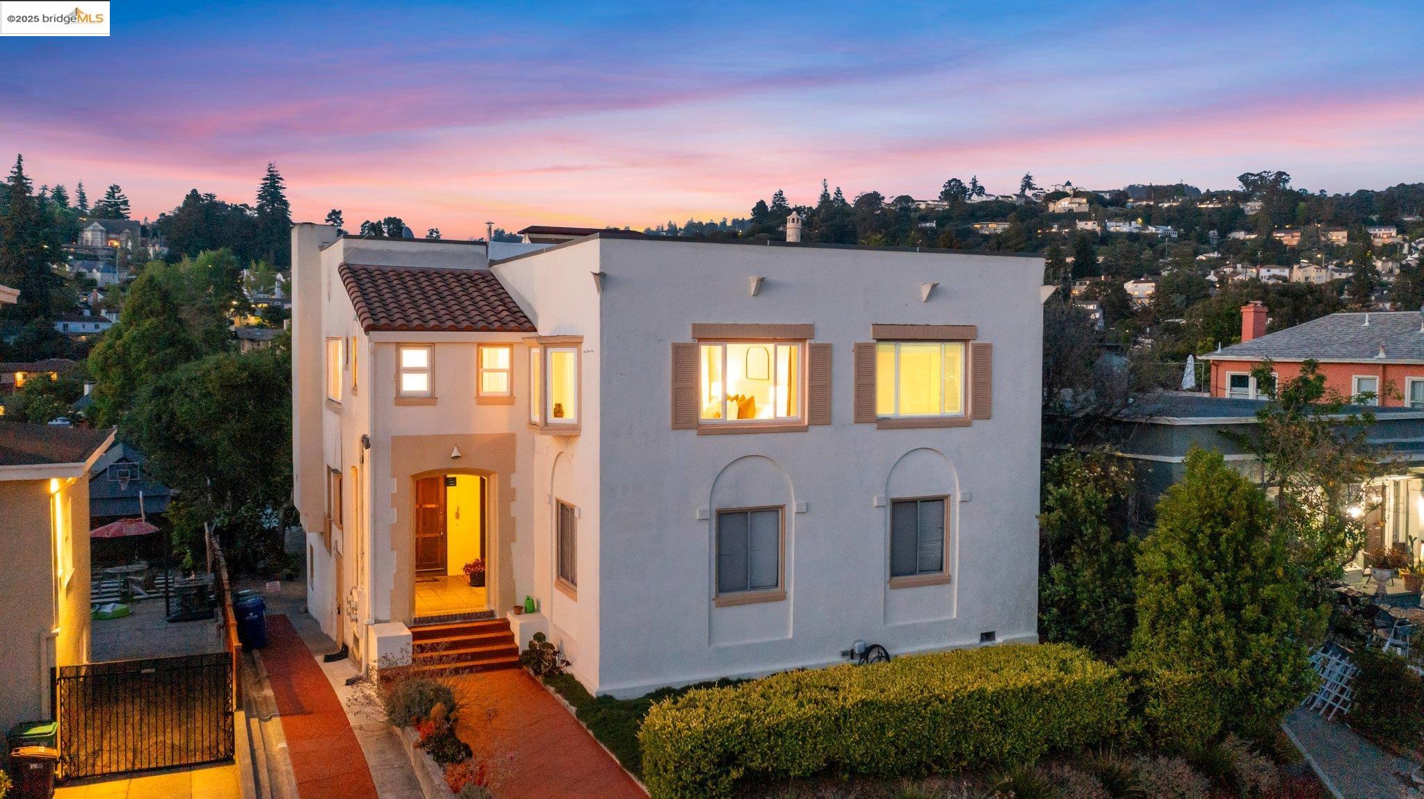 1222 Hollywood Ave