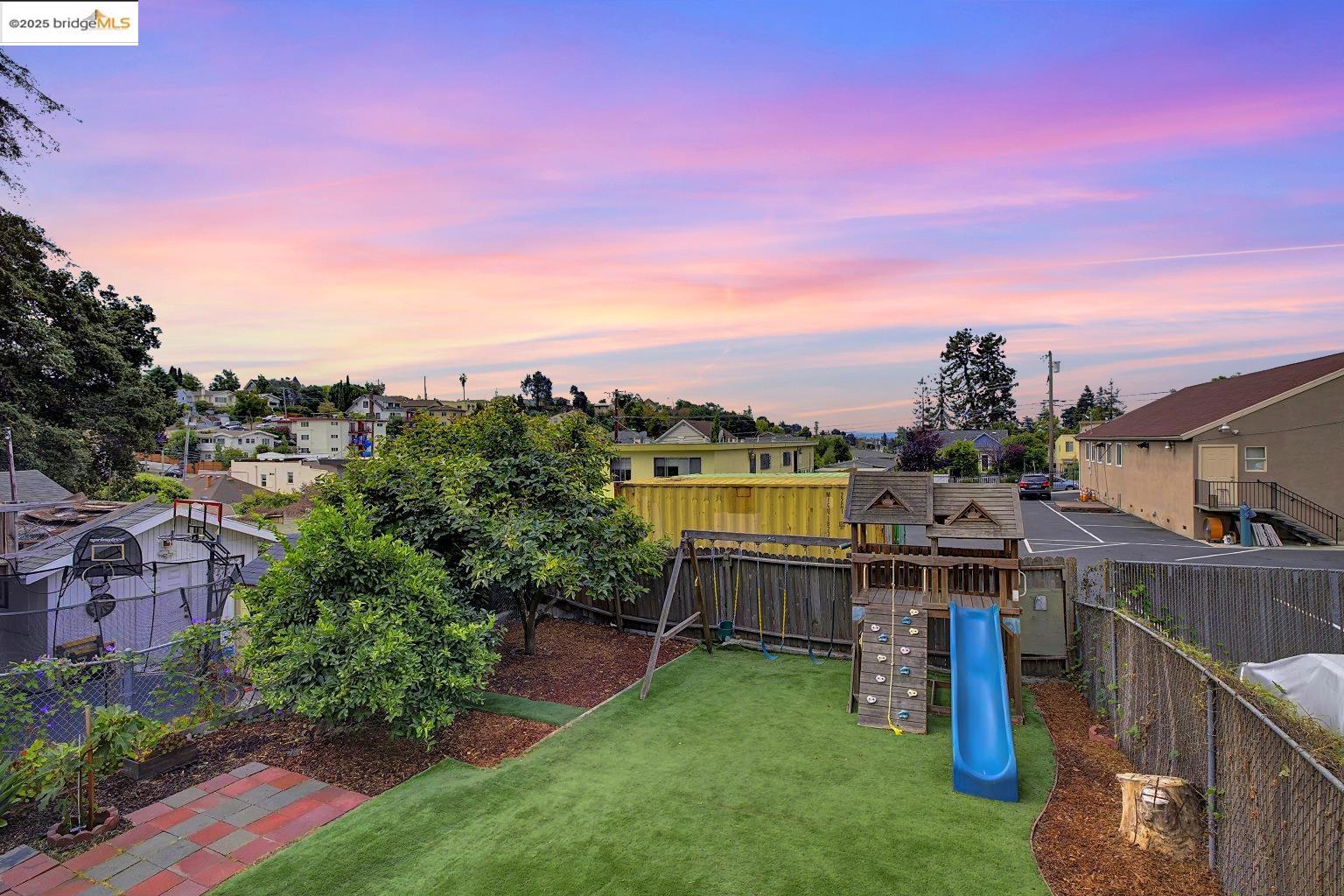 1337 E 25Th St, Oakland