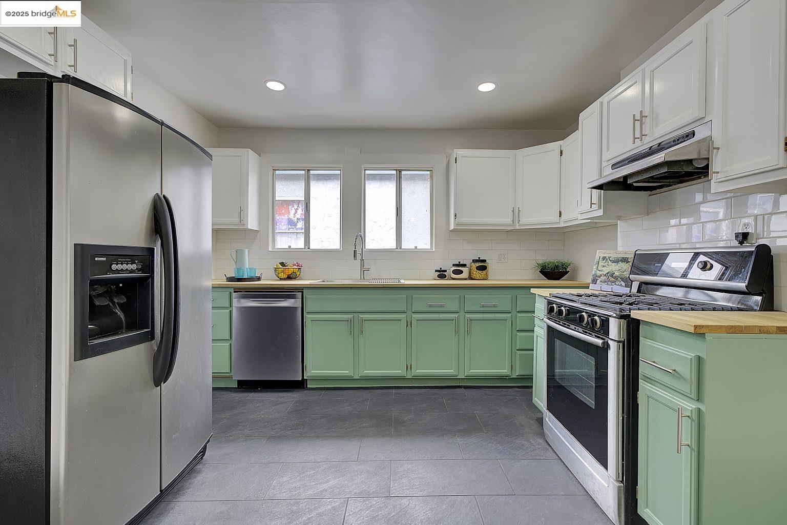 1337 E 25Th St, Oakland