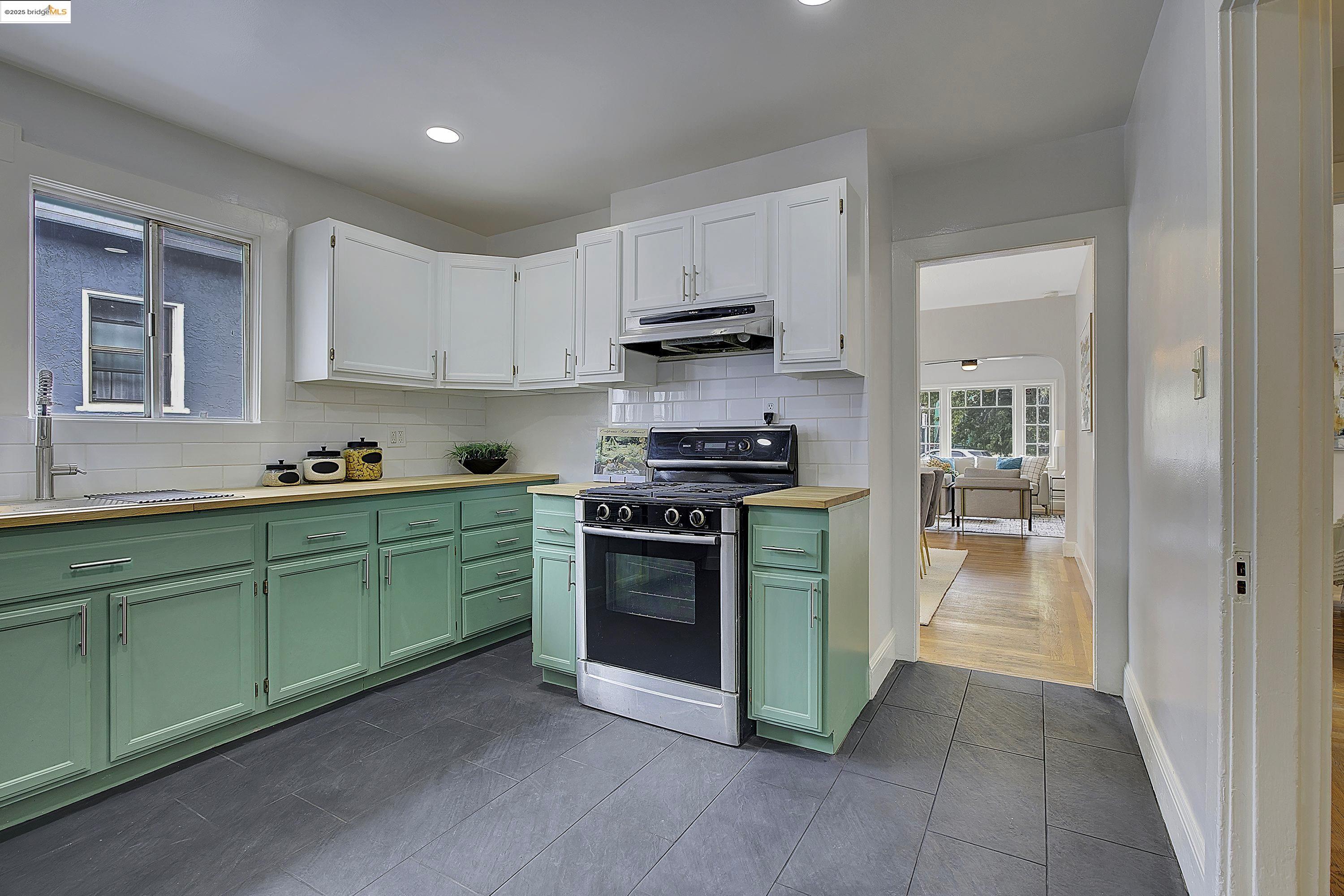 1337 E 25Th St, Oakland