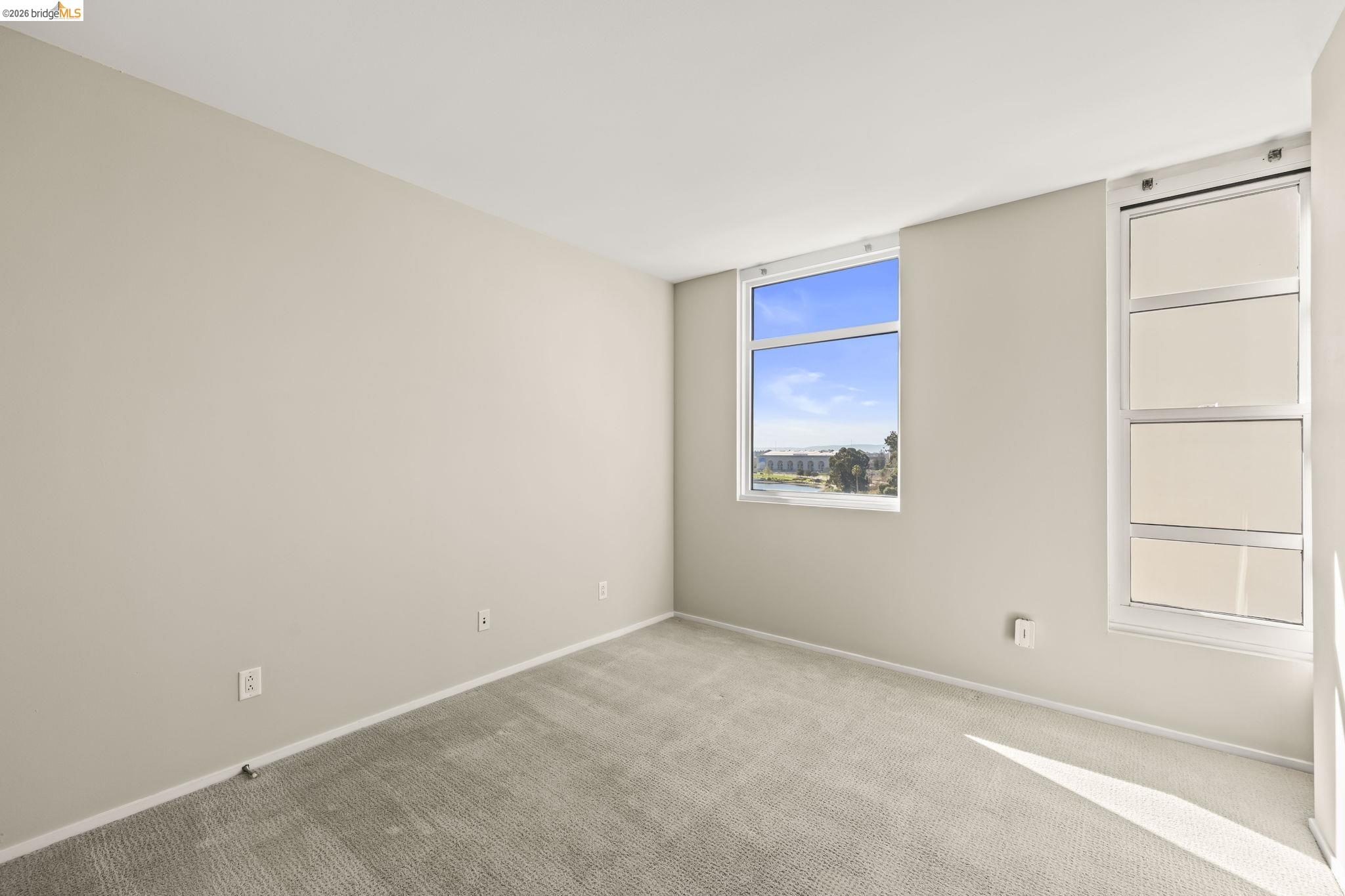 1 Lakeside Dr # 804