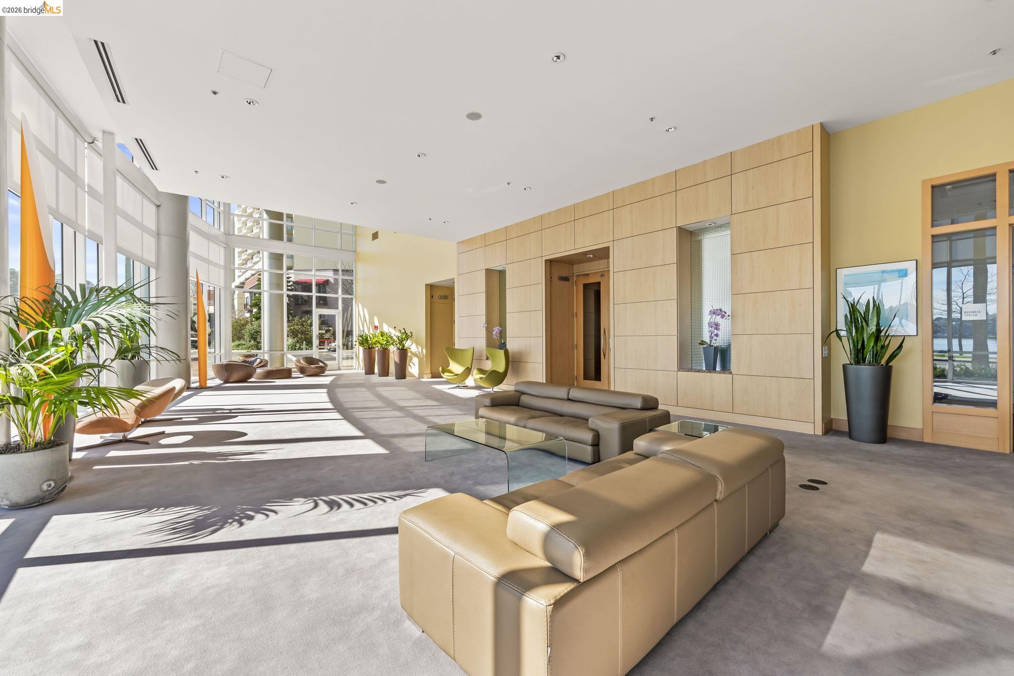 1 Lakeside Dr # 804