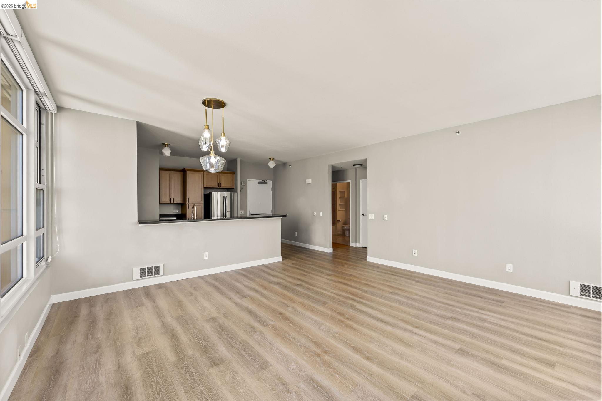 1 Lakeside Dr # 804