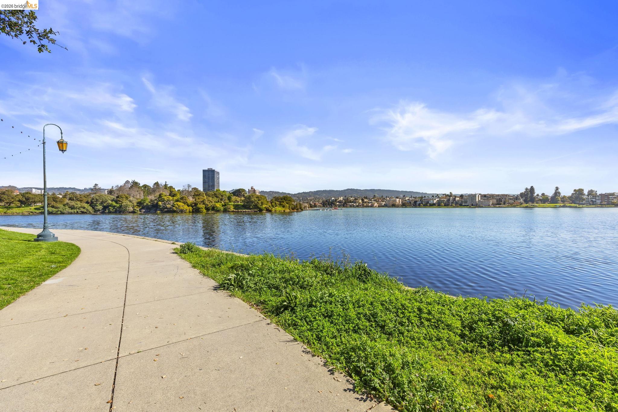 1 Lakeside Dr # 804
