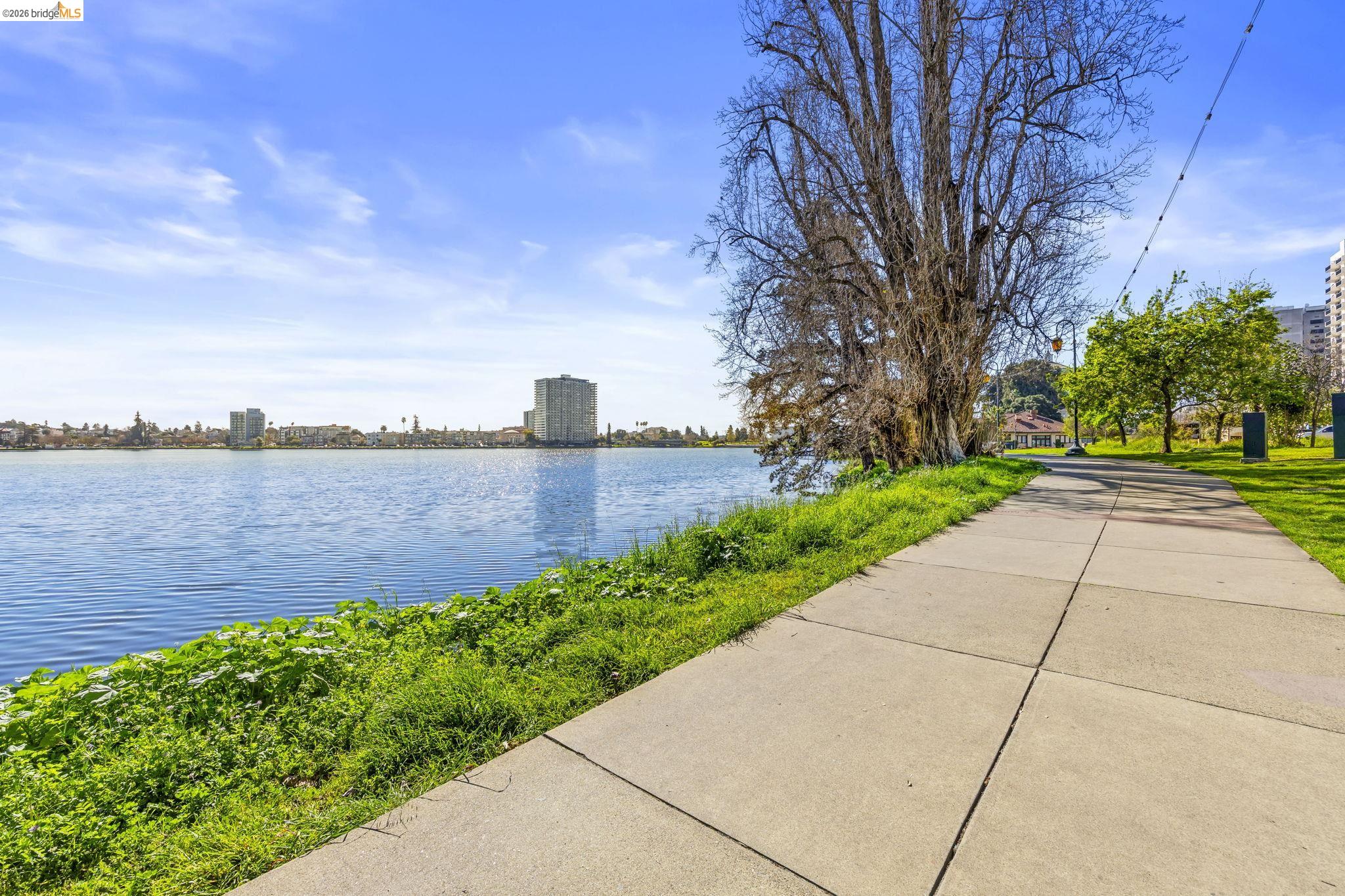 1 Lakeside Dr # 804