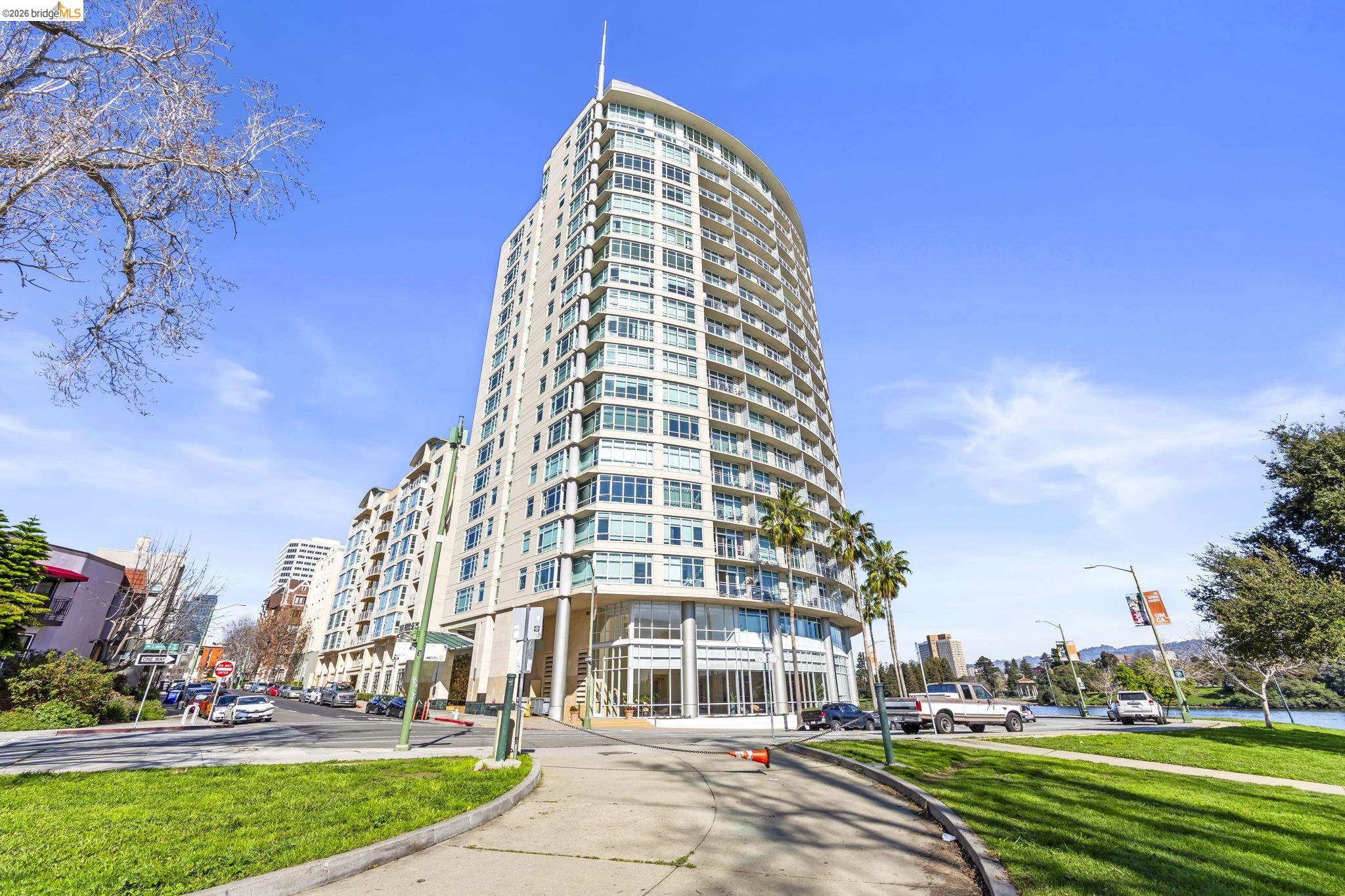 1 Lakeside Dr # 804
