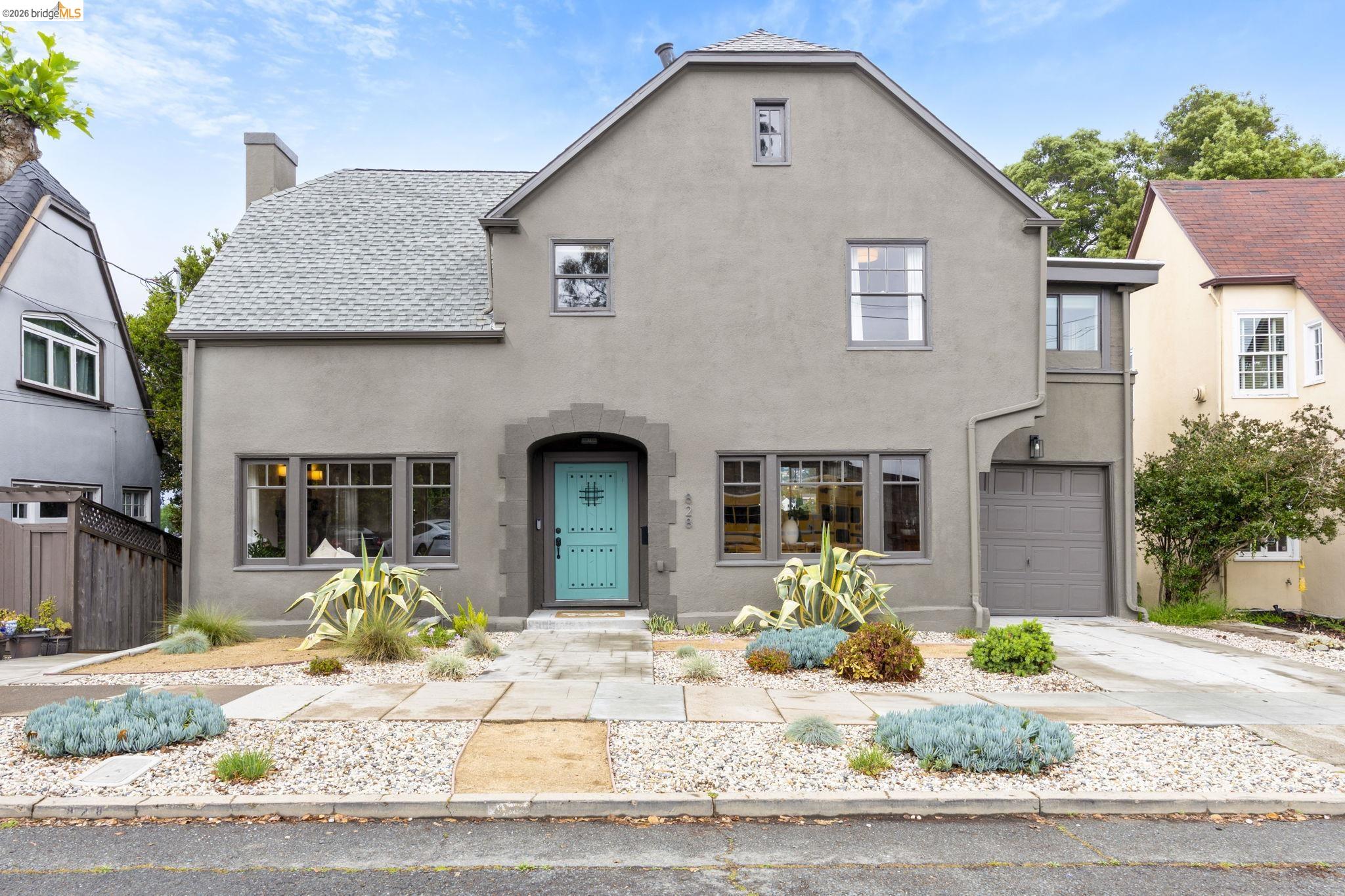 828 Alma Pl