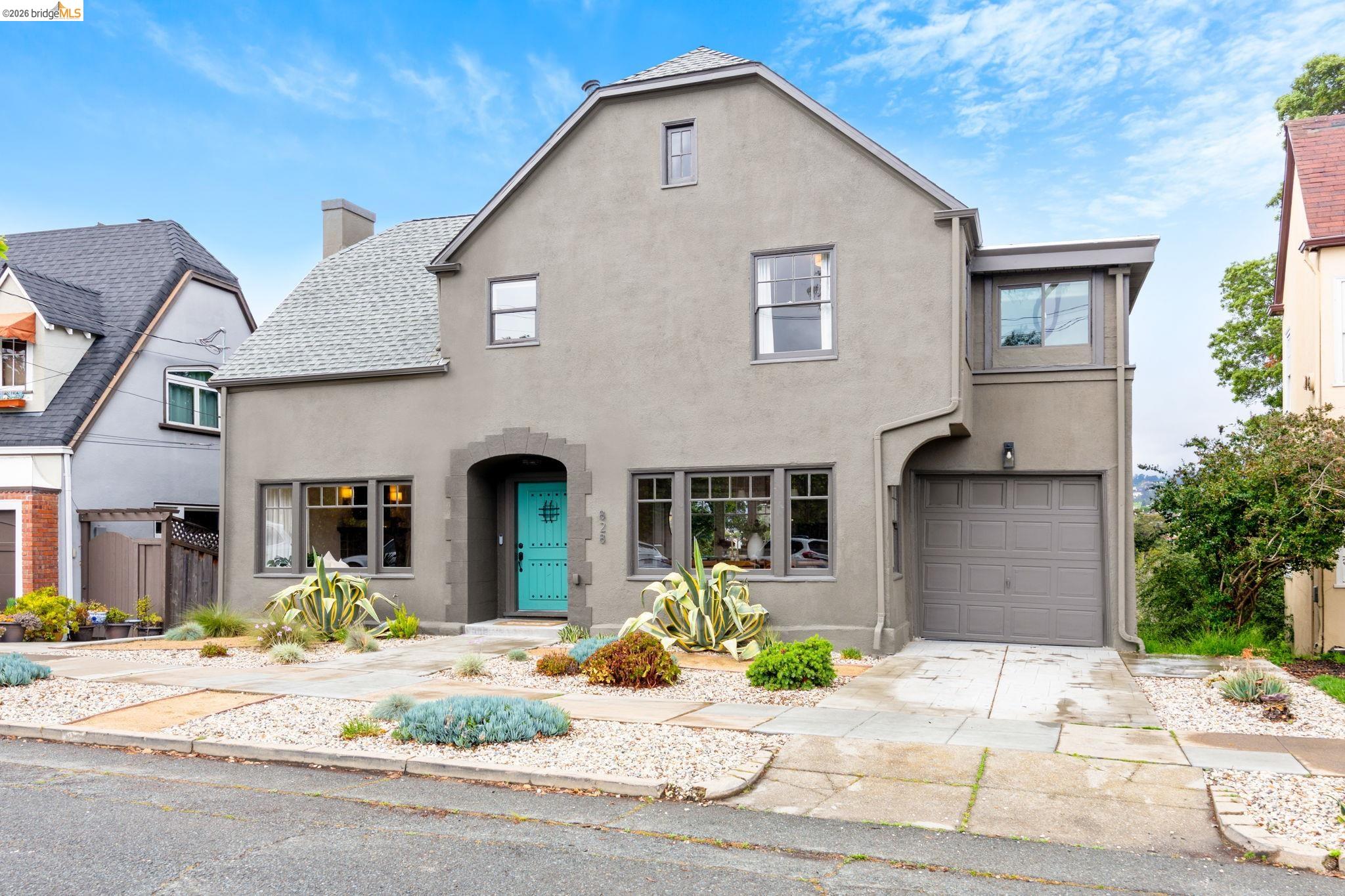 828 Alma Pl