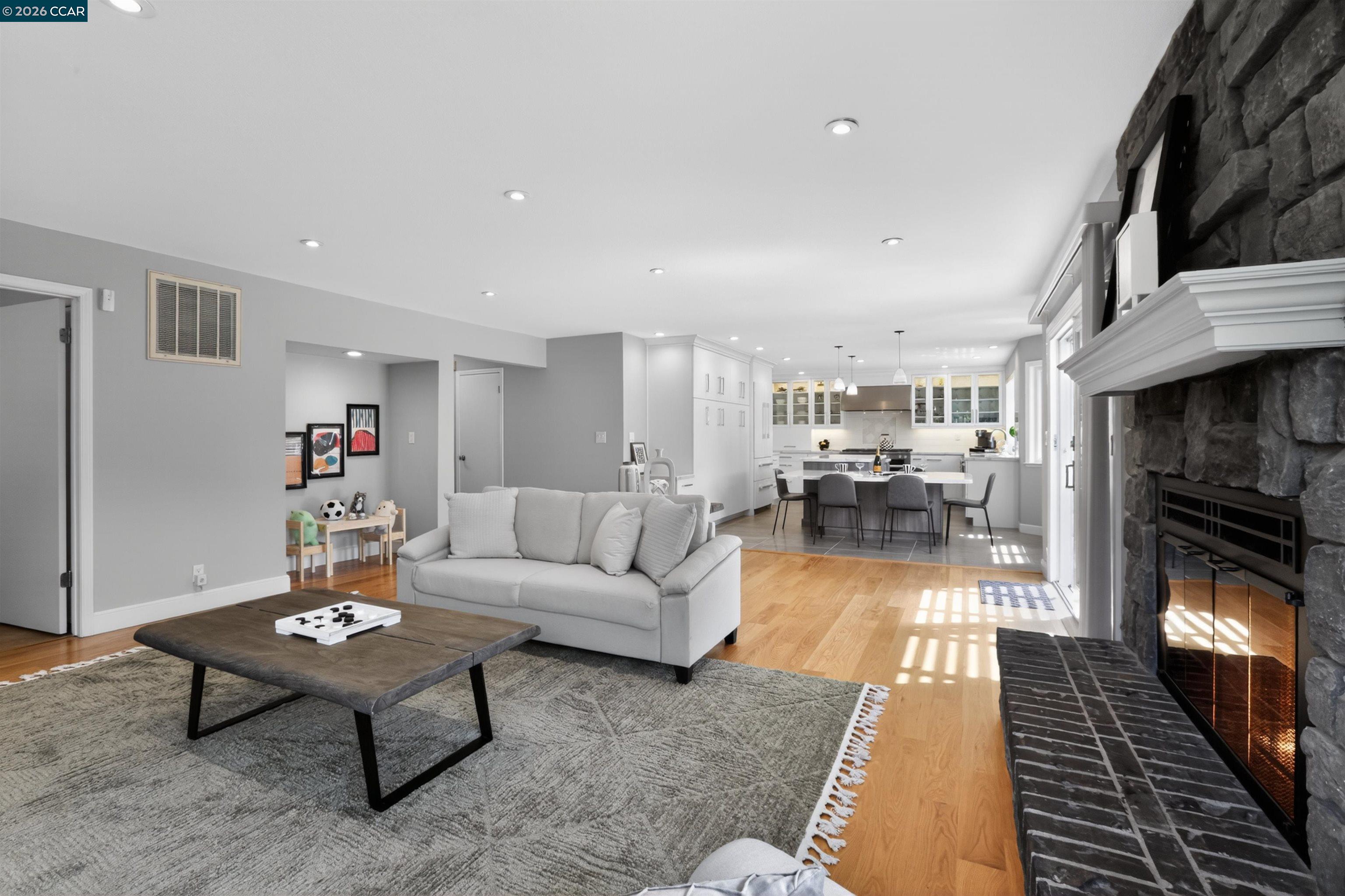 22 Williams Dr