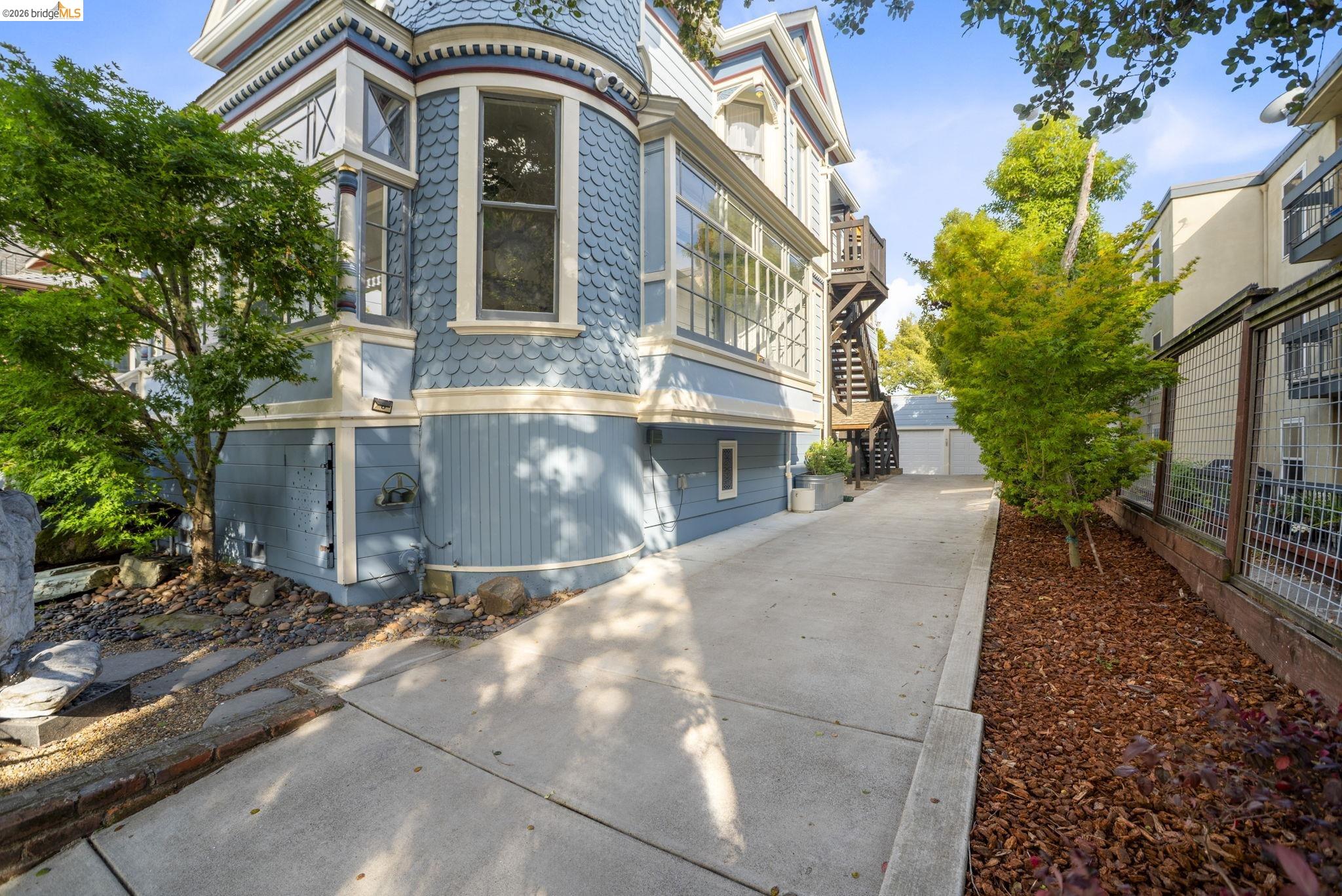 550 Vernon St