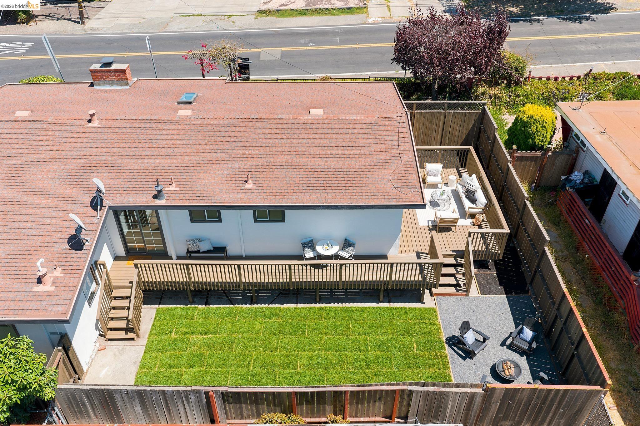 5161 Hilltop Dr