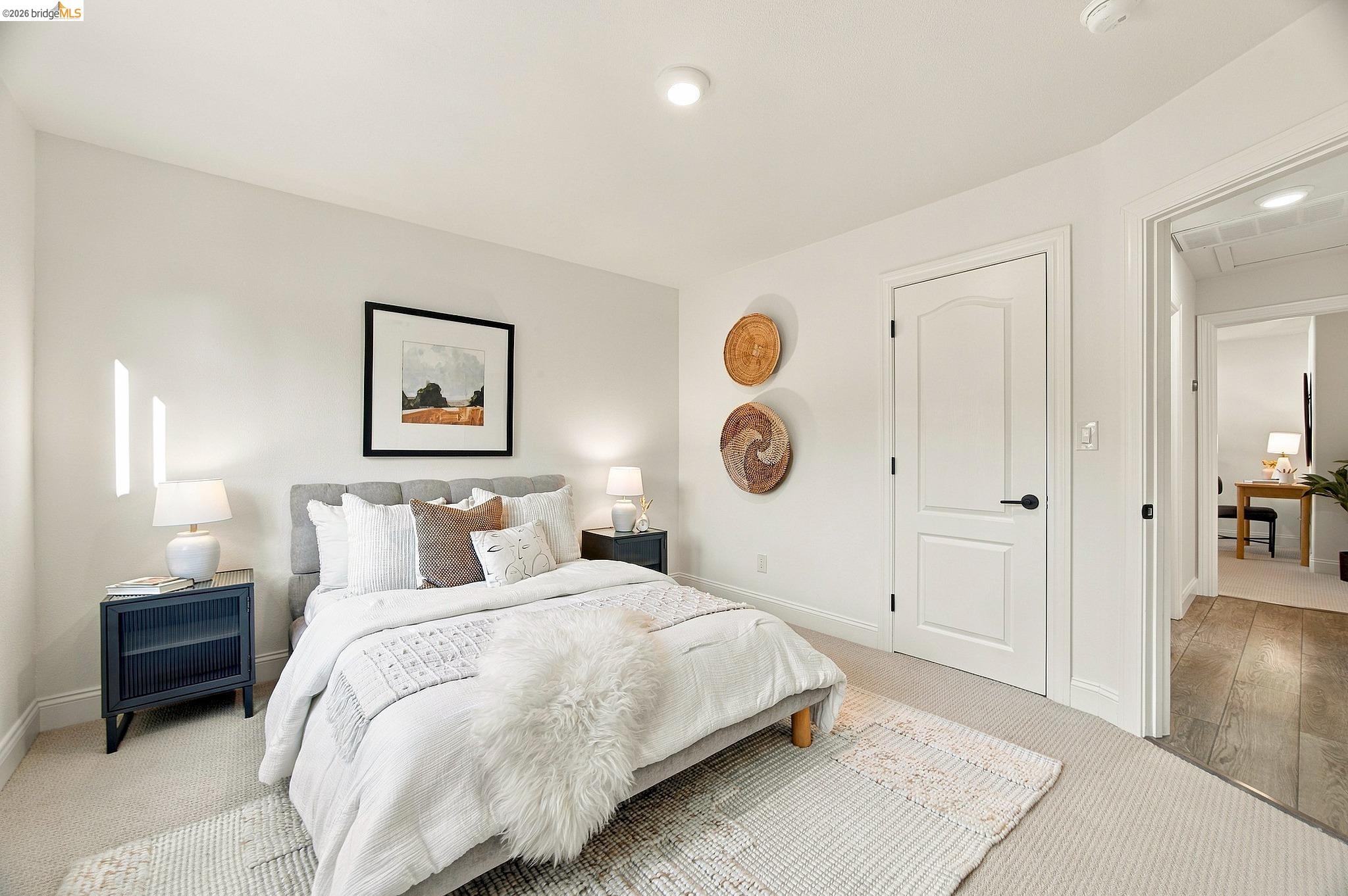 925 Juanita Dr