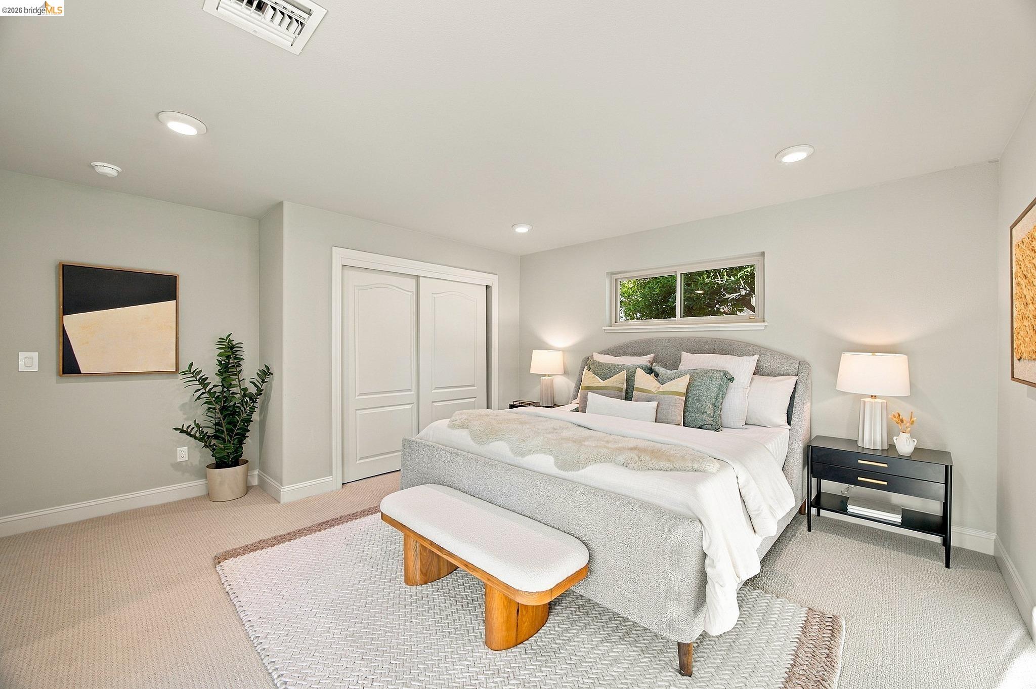 925 Juanita Dr