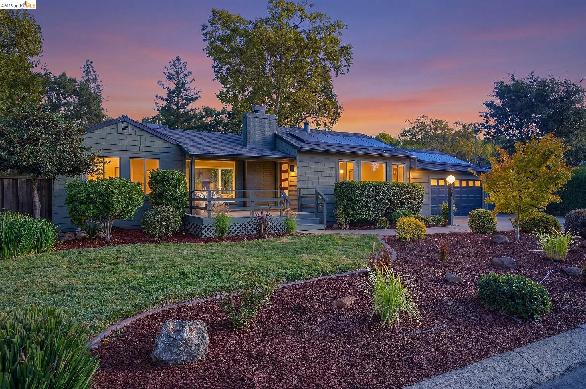 925 Juanita Dr