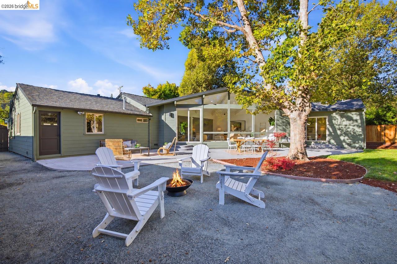 925 Juanita Dr