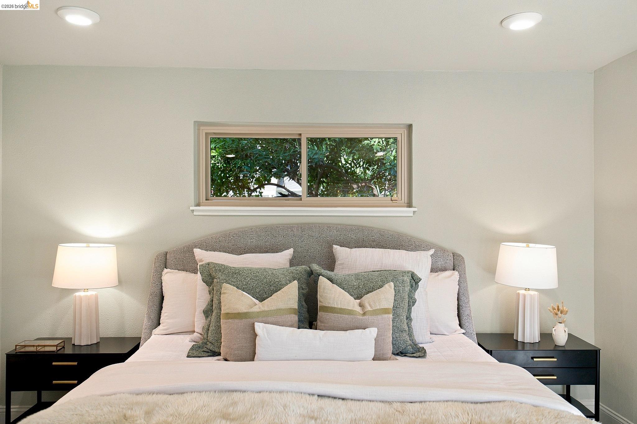 925 Juanita Dr