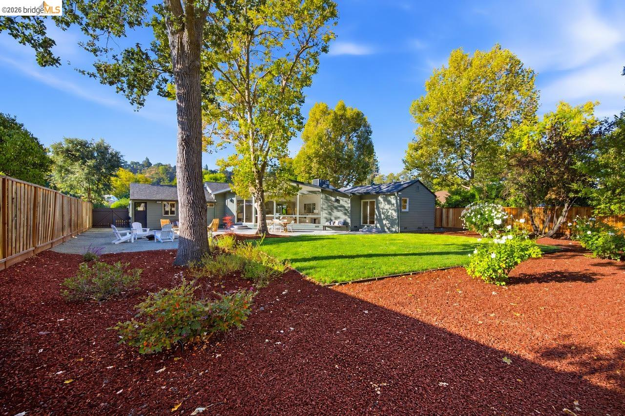 925 Juanita Dr