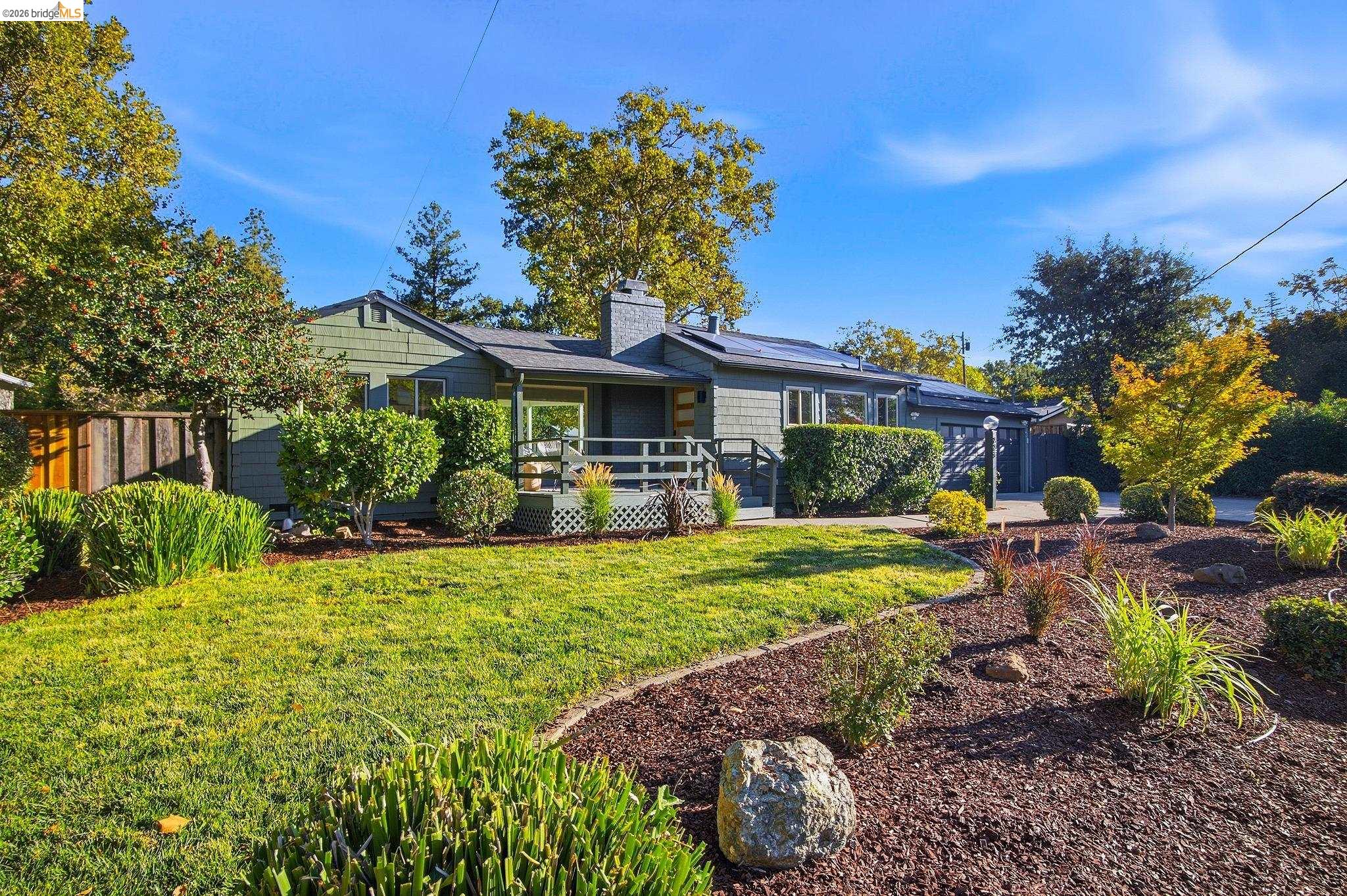 925 Juanita Dr