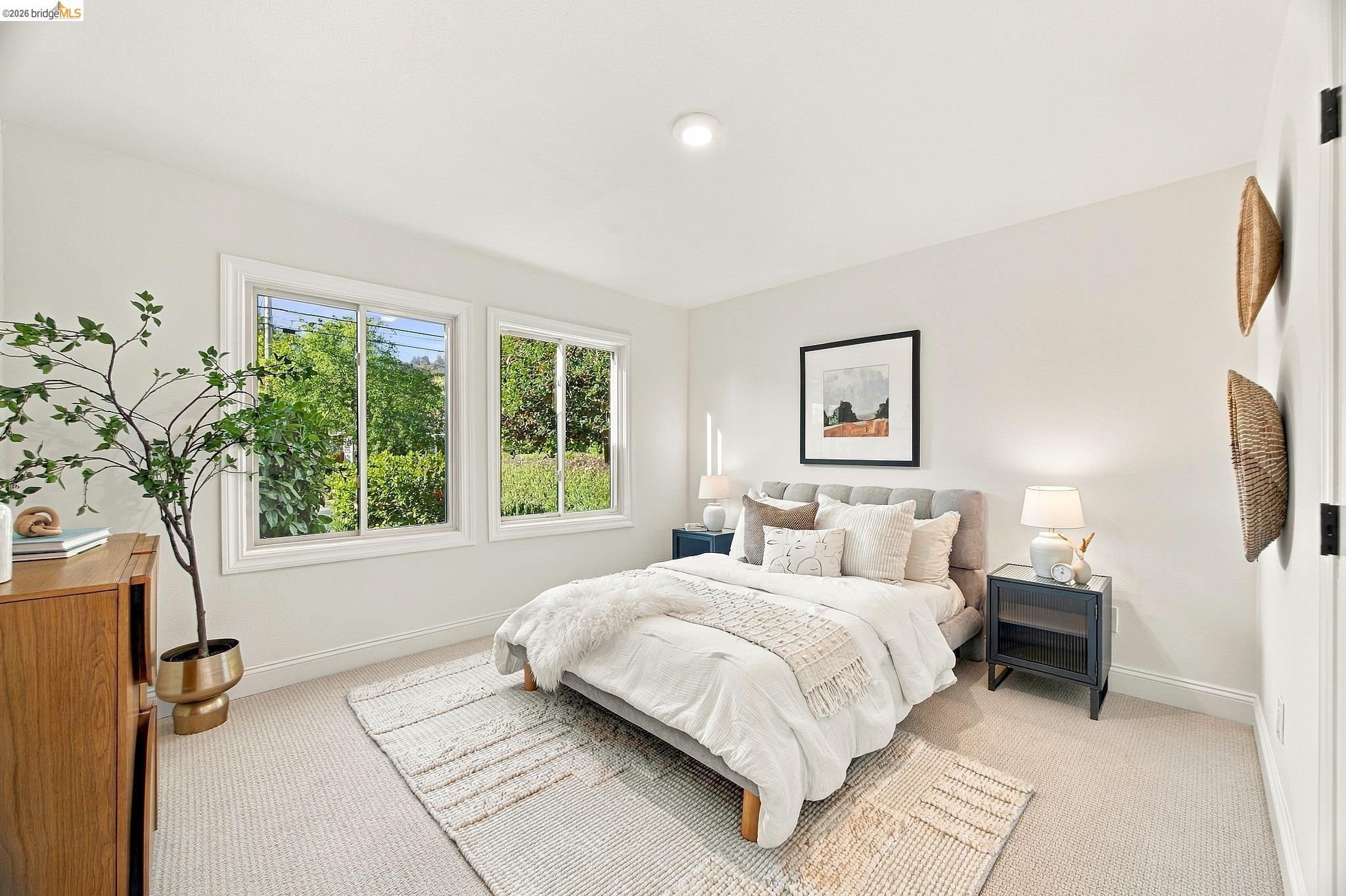 925 Juanita Dr