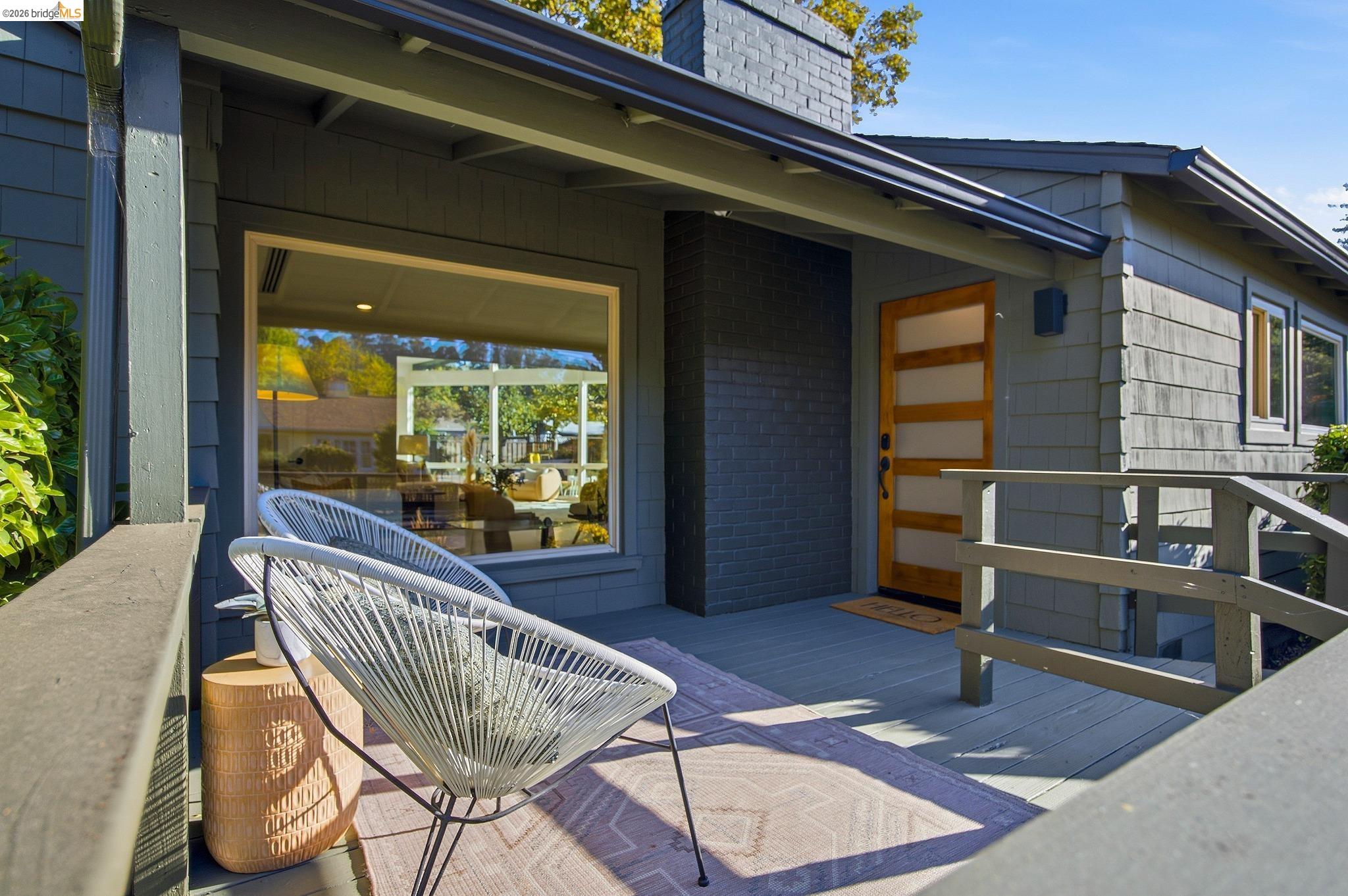 925 Juanita Dr