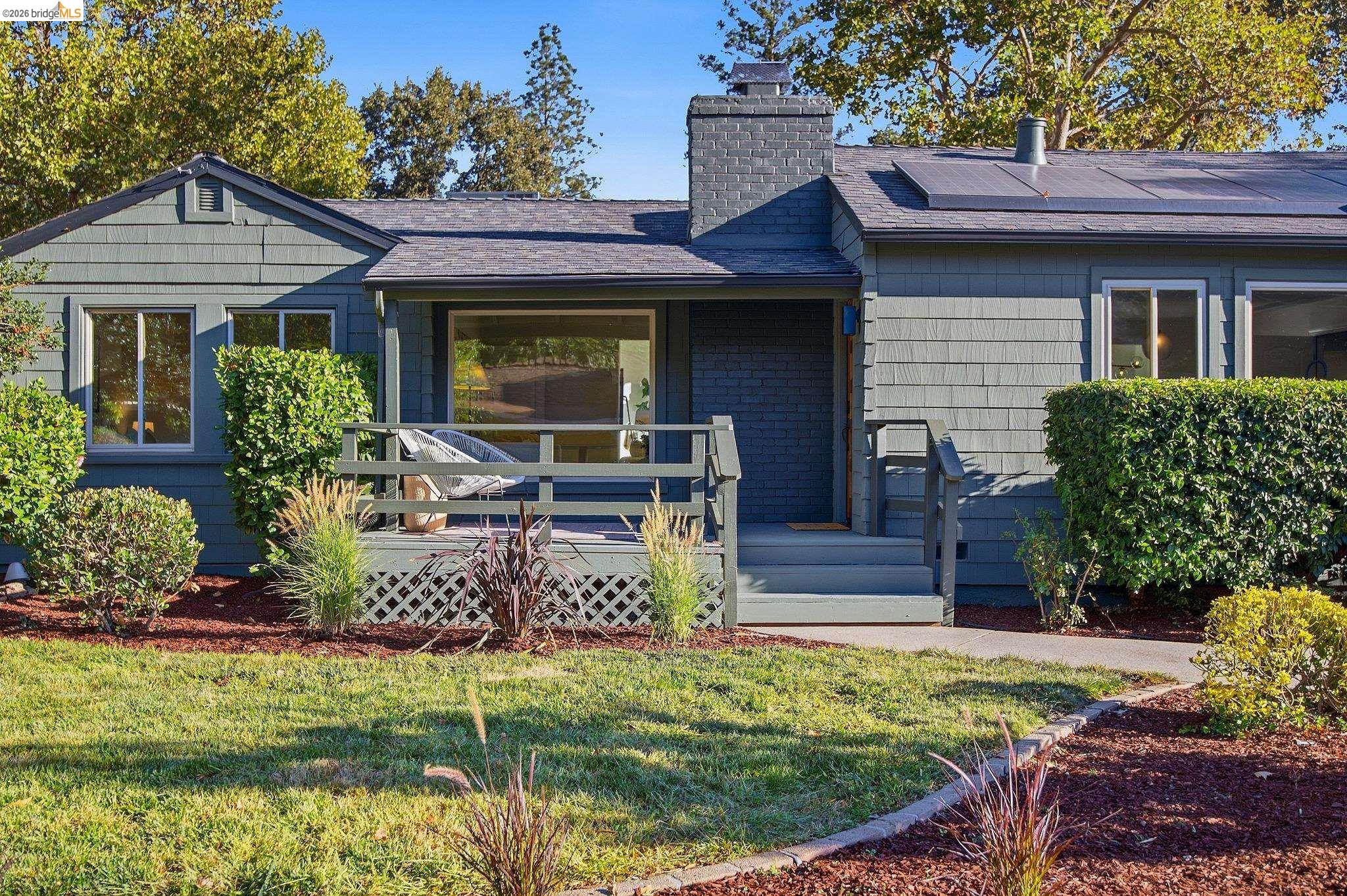 925 Juanita Dr