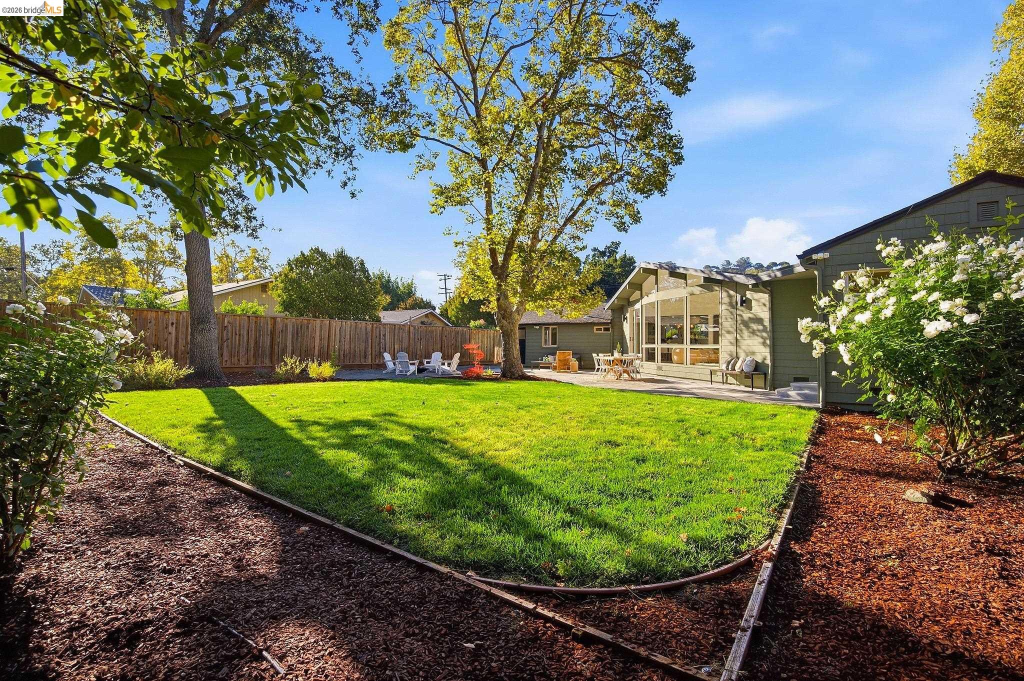925 Juanita Dr