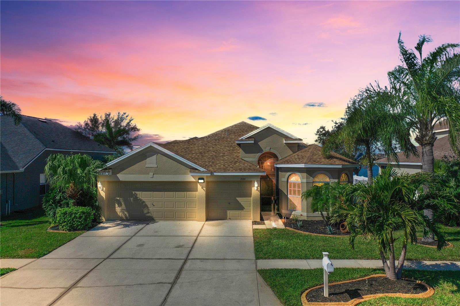 1604 MIRA LAGO CIR