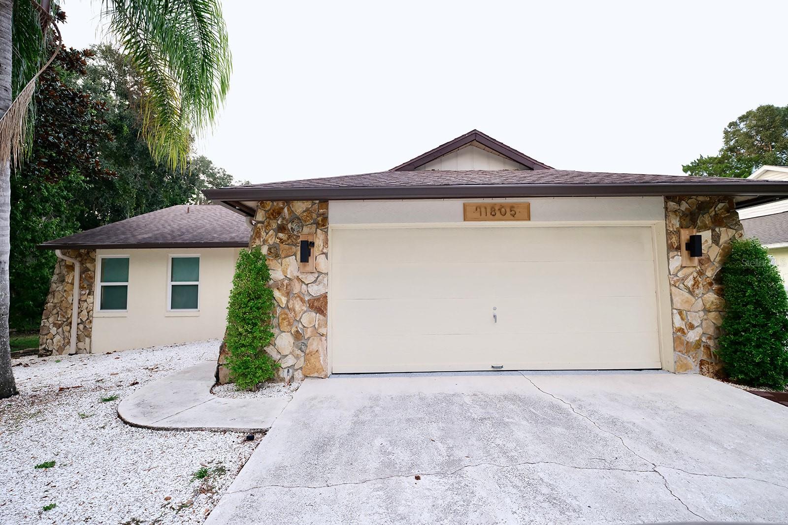 11805 W FISHERMAN LN