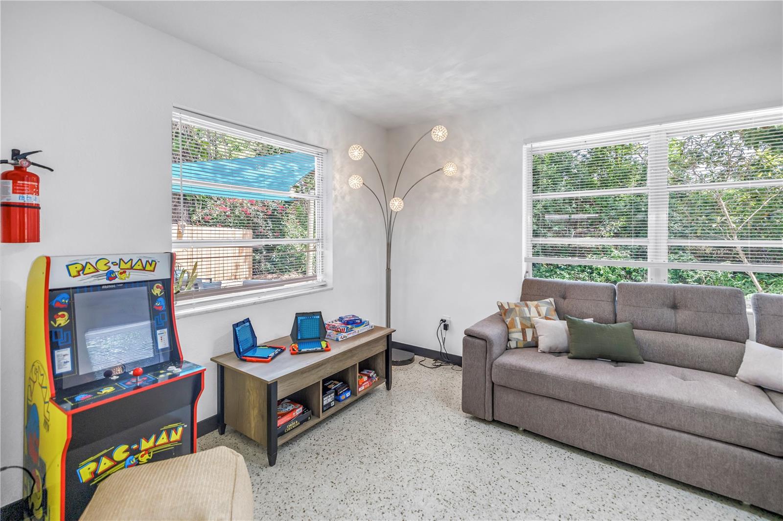 3518 POCAHONTAS DR