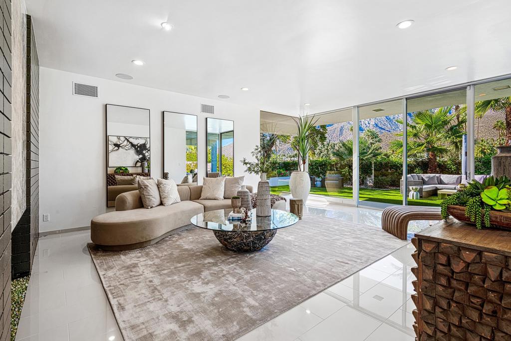 2355 S Yosemite Drive