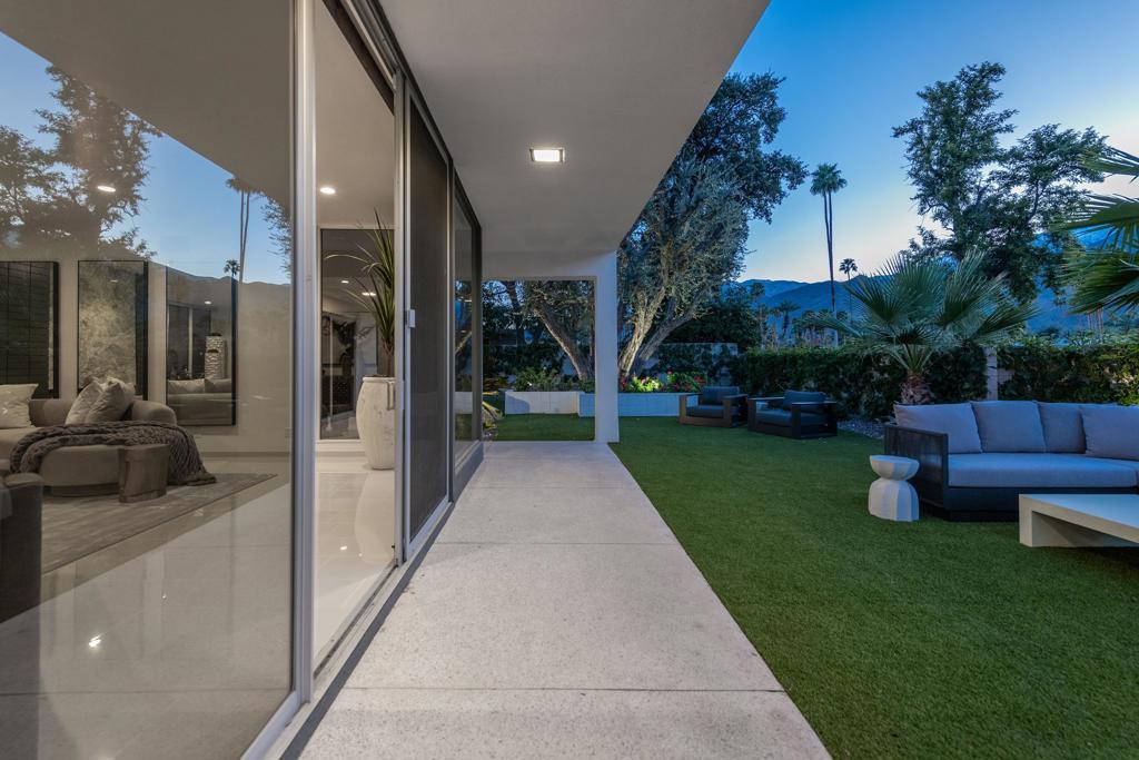 2355 S Yosemite Drive