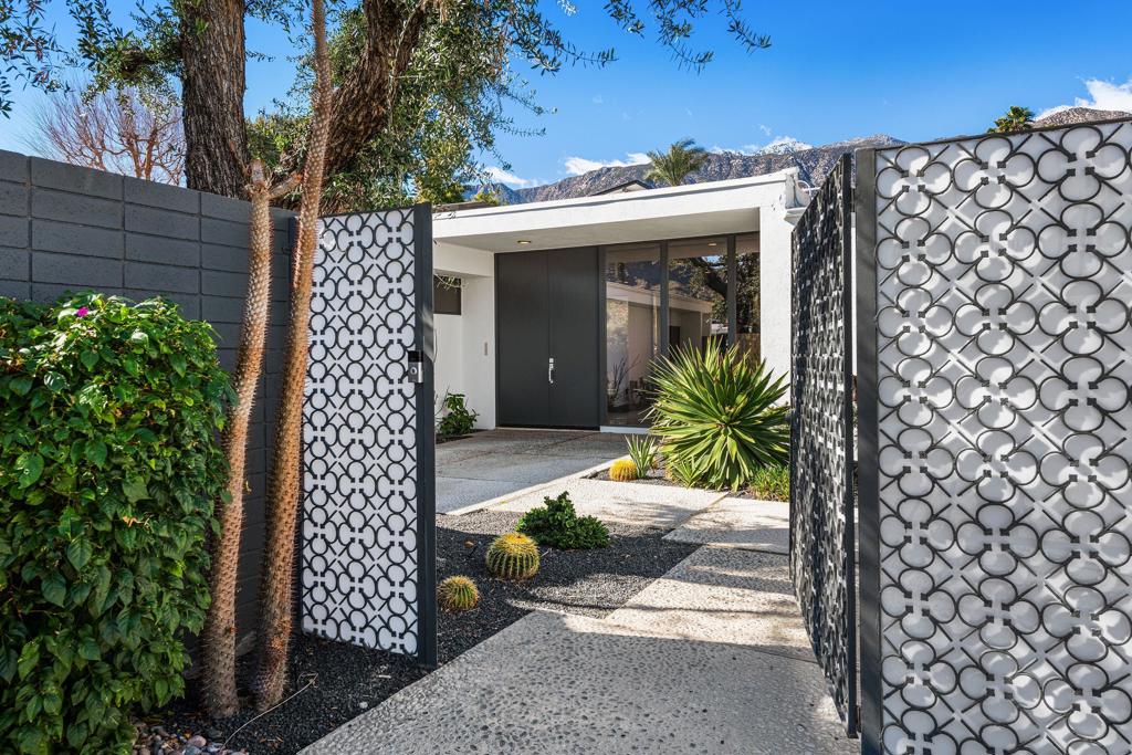 2355 S Yosemite Drive