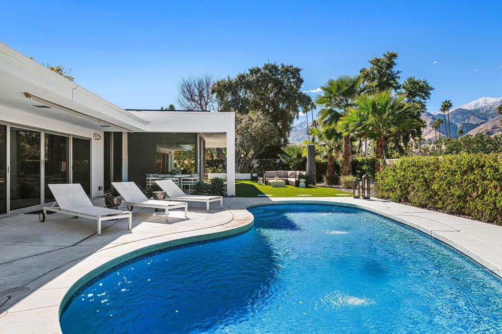 2355 S Yosemite Drive