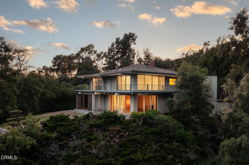 241 N San Rafael Avenue