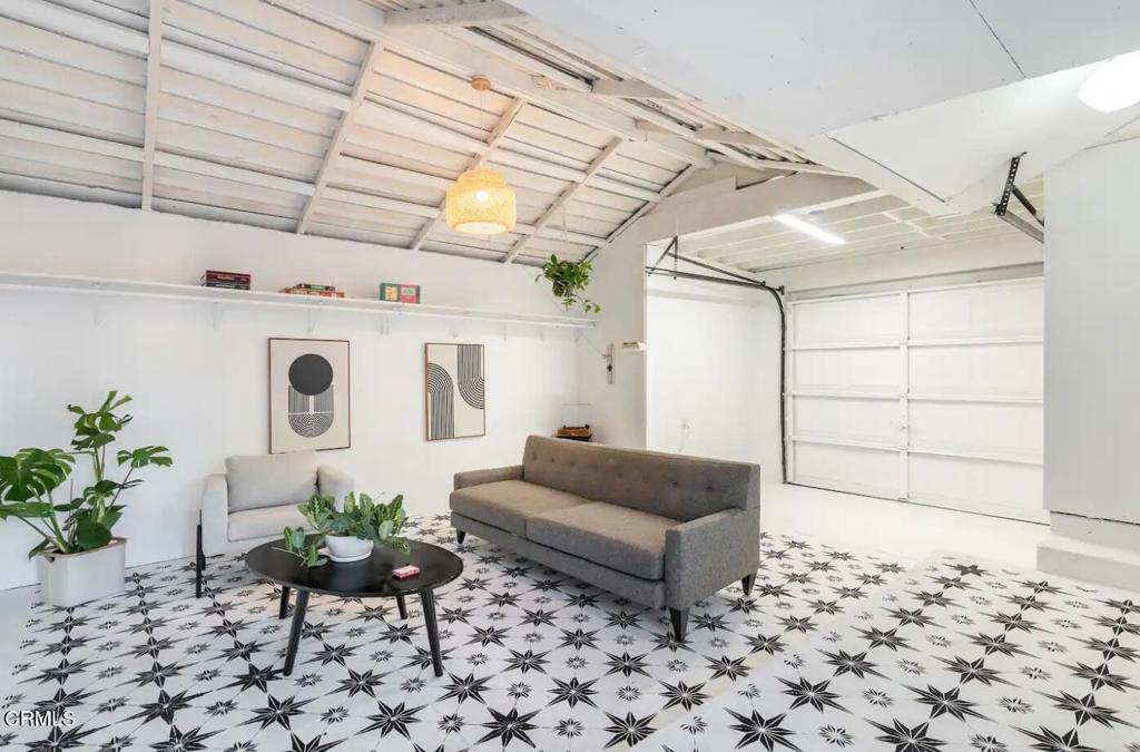 2093 Pasadena Ave Avenue