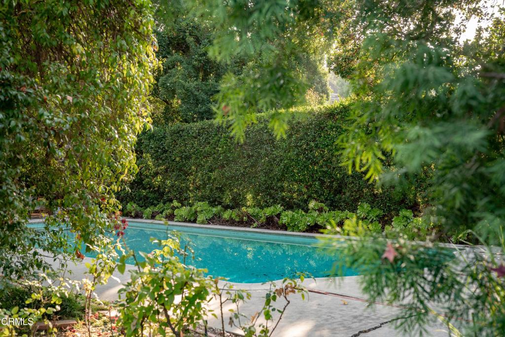 1527 E California Boulevard